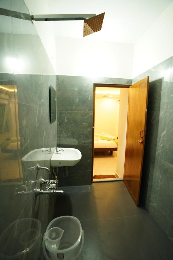 Saara Inn Puduccseri Kültér fotó